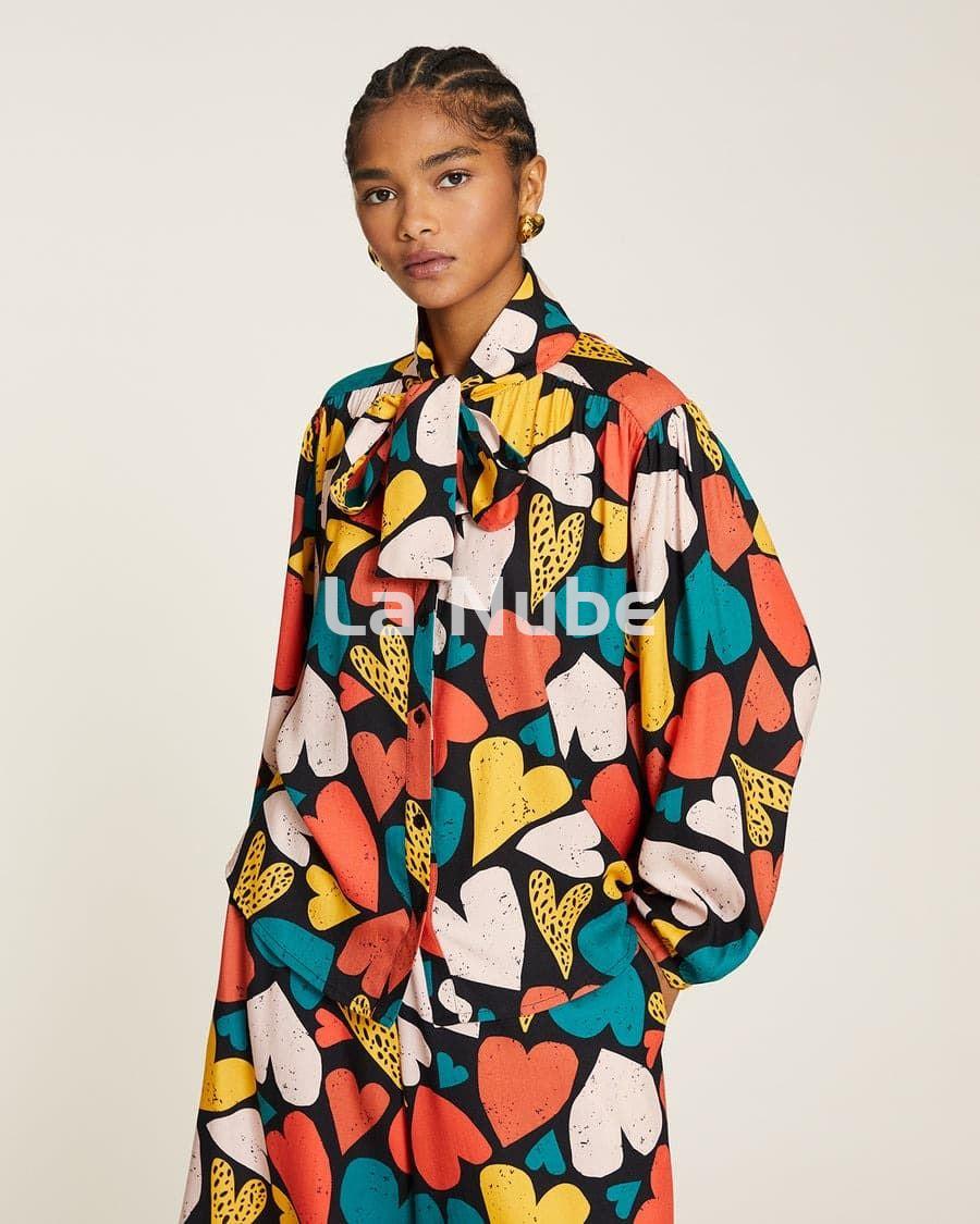 Blusa corazones con lazada - Imagen 1