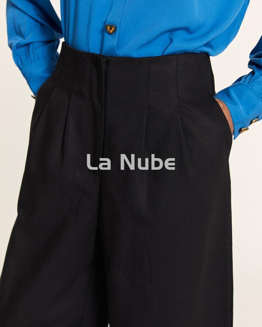 Pantalón tencel con pinzas negro - Imagen 3